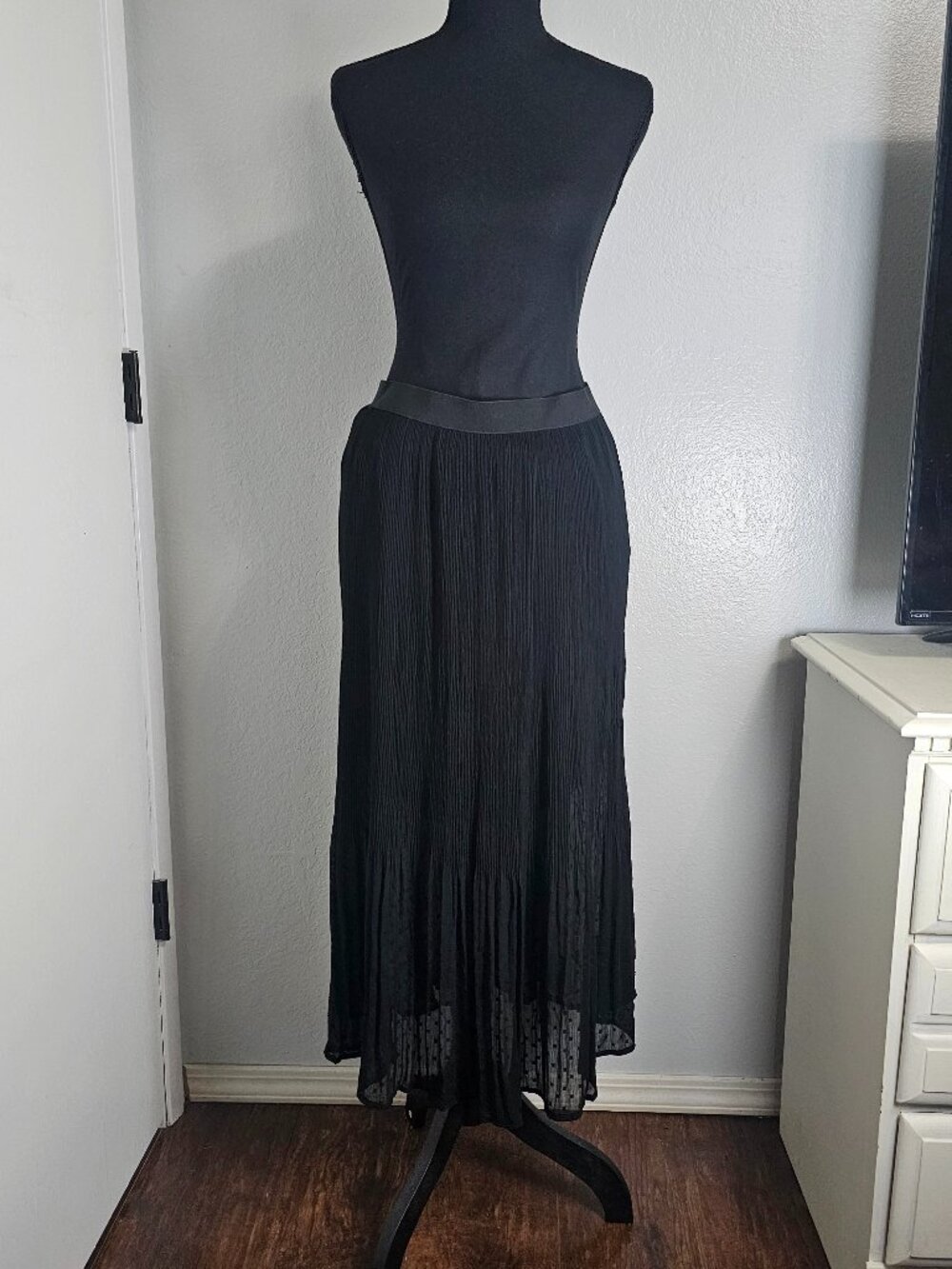 Adrianna Papell Black Pleated Women's Long Midi Skirt Size Medium NEW - Picture 2 of 5